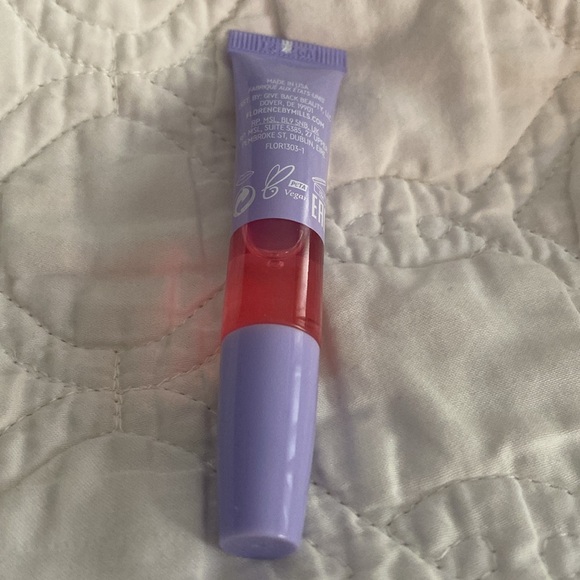 Florence “Glow Yeah” Hydrating Lip Oil by Mills NIB - Picture 10 of 10